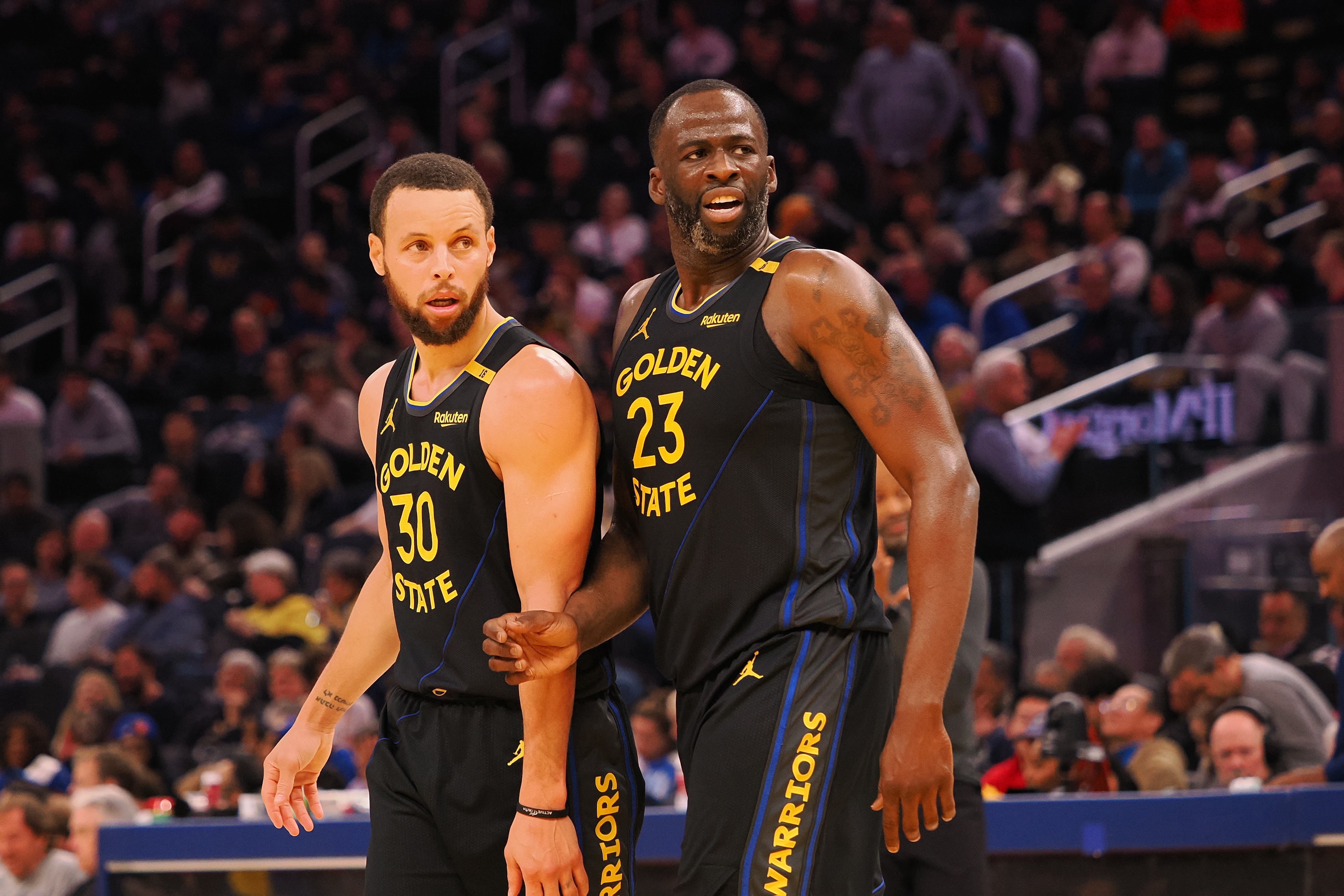 NBA早报:火箭五连败,巴特勒首秀勇士擒公牛,约基奇三节三双 NBA早报:火箭五连败,巴特勒首秀勇士擒公牛,约基奇三节三双