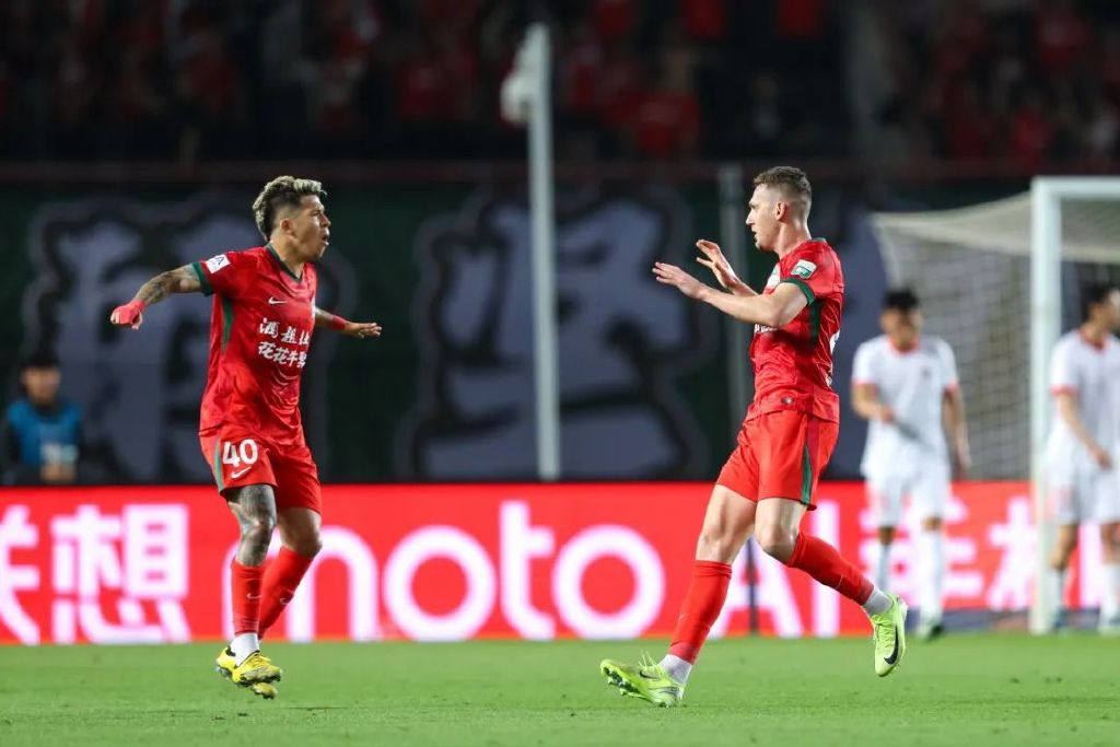 河南3-1逆转海牛取主场首胜 南基一用人迷局与临场纠错 河南3-1逆转海牛取主场首胜 南基一用人迷局与临场纠错
