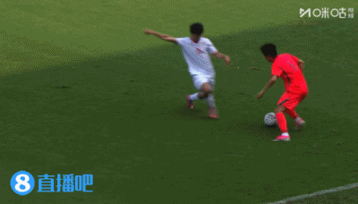 U23国足半场0-0塔吉克斯坦：向余望两度造险，鲍盛鑫上抢封堵险破门