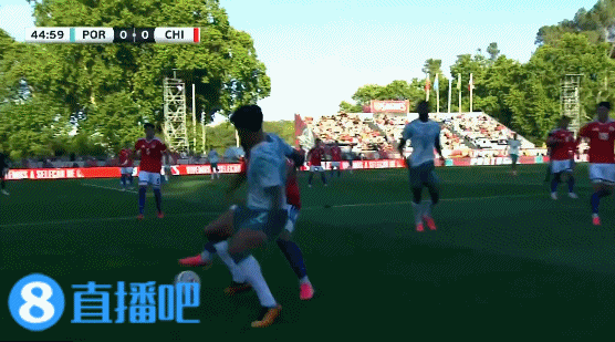 友谊赛连爆冲突:葡智互殴两红,小维阿飞铲引德美对峙 友谊赛连爆冲突:葡智互殴两红,小维阿飞铲引德美对峙