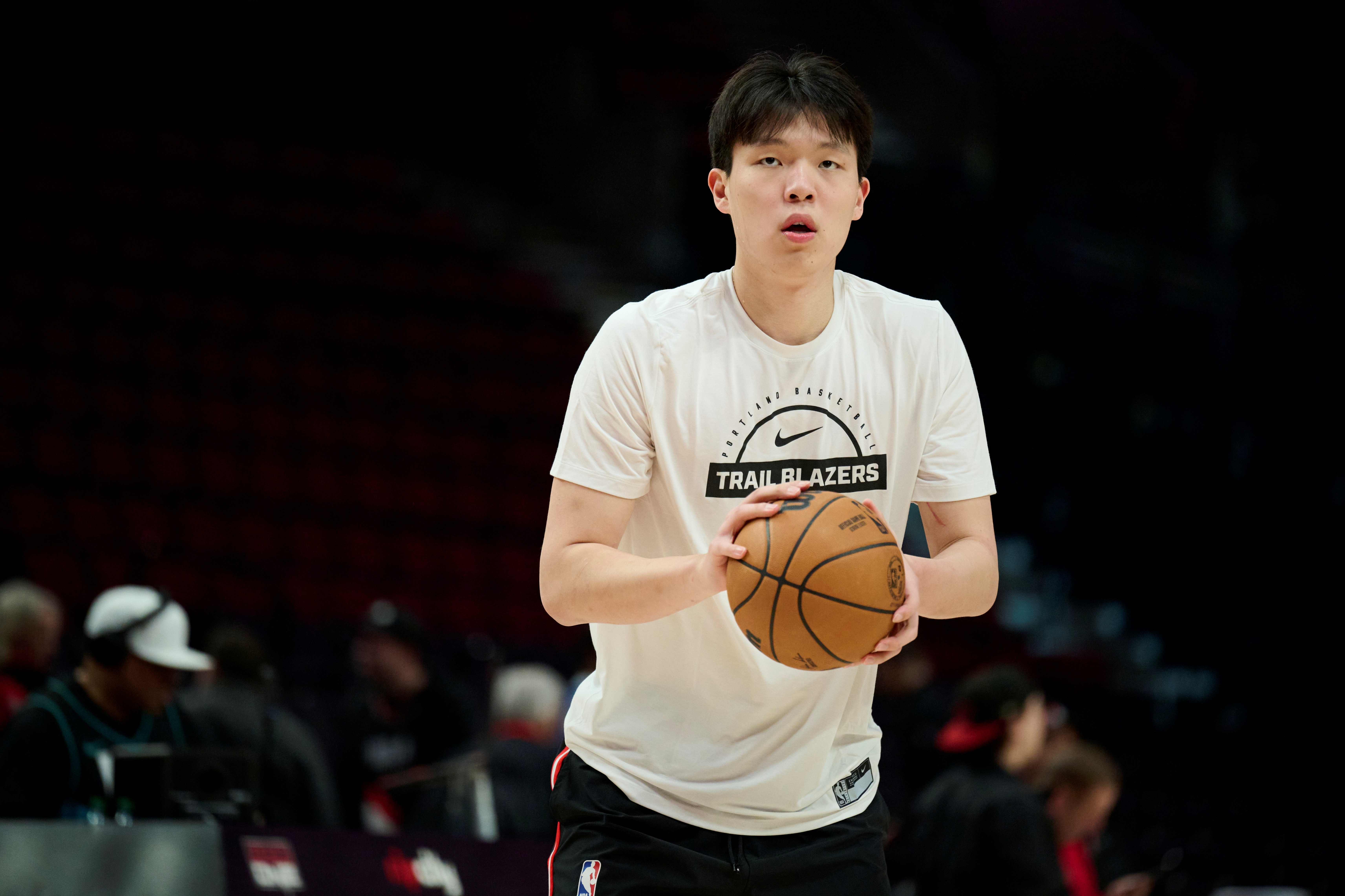 杨瀚森试训每日6点起床一周六练 翻译称7天6赛腿软 杨瀚森试训每日6点起床一周六练 翻译称7天6赛腿软