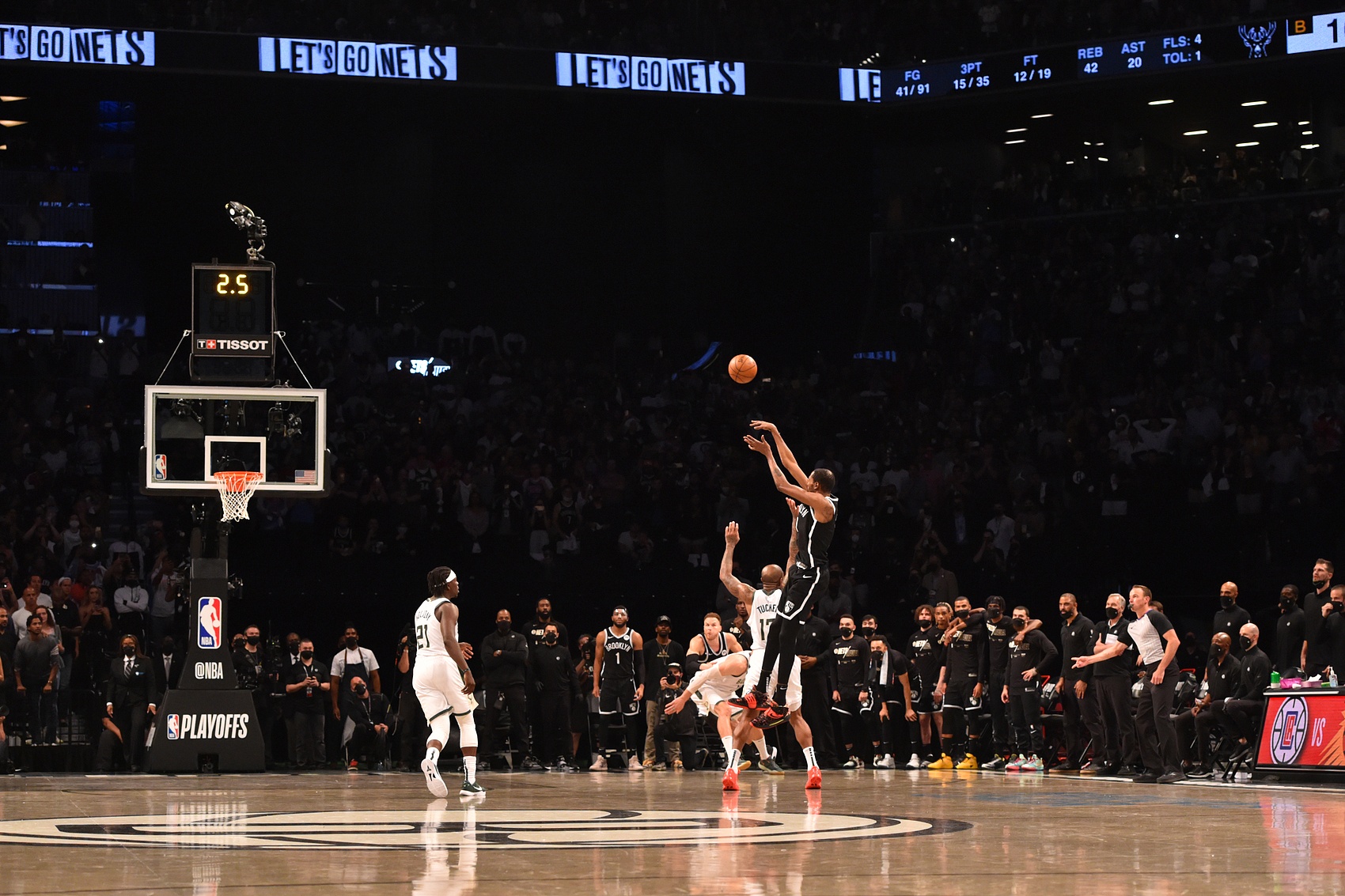 从哥伦比亚到伊朗：越位毫厘间，NBA历史级踩线争议盘点