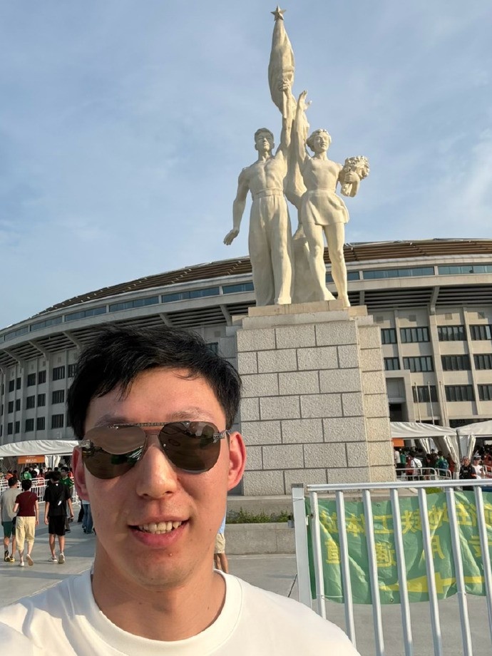 周琦现身工体观战国安,同城联动助阵2-0胜泰山 周琦现身工体观战国安,同城联动助阵2-0胜泰山