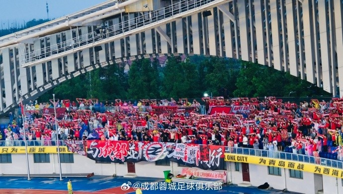 阿洛伊西：失误丢球但拼劲不改 贺一然胡荷韬不换边