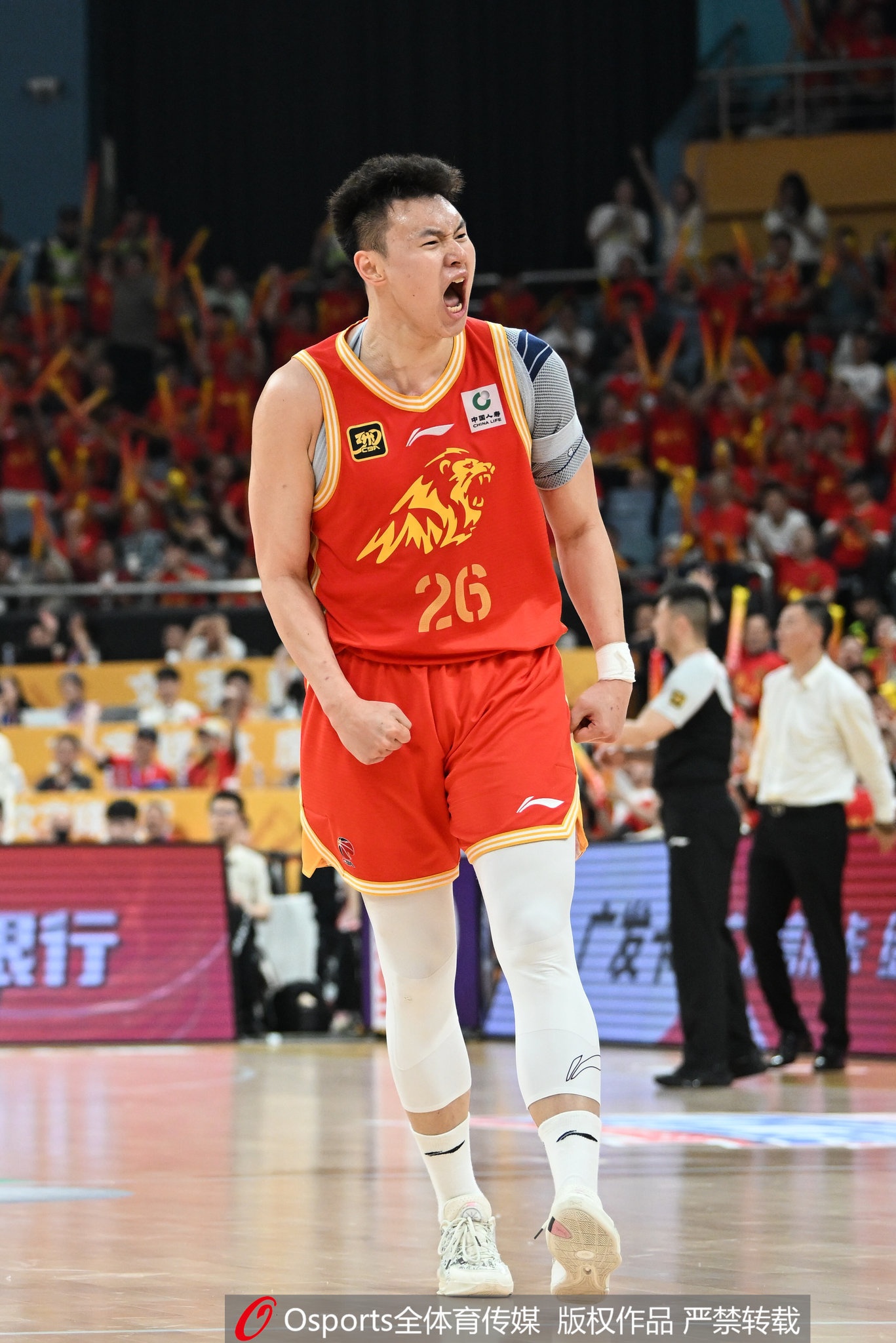 广厦蓝领吴骁完成续约 肩伤坚持出战获认可 广厦蓝领吴骁完成续约 肩伤坚持出战获认可