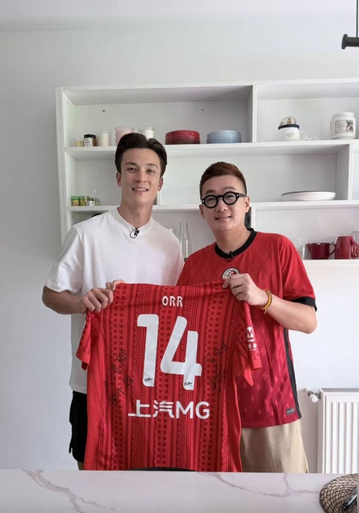 安永佳掩耳庆祝回应“中国香港C罗” 恩师：他总背着一袋球独自苦练