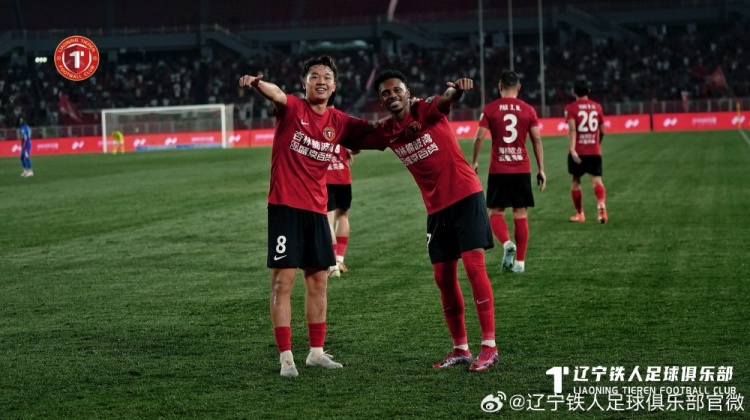 辽宁铁人楠波湾3-1申花 热菲尼奥梅开二度邦本宜裕点射
