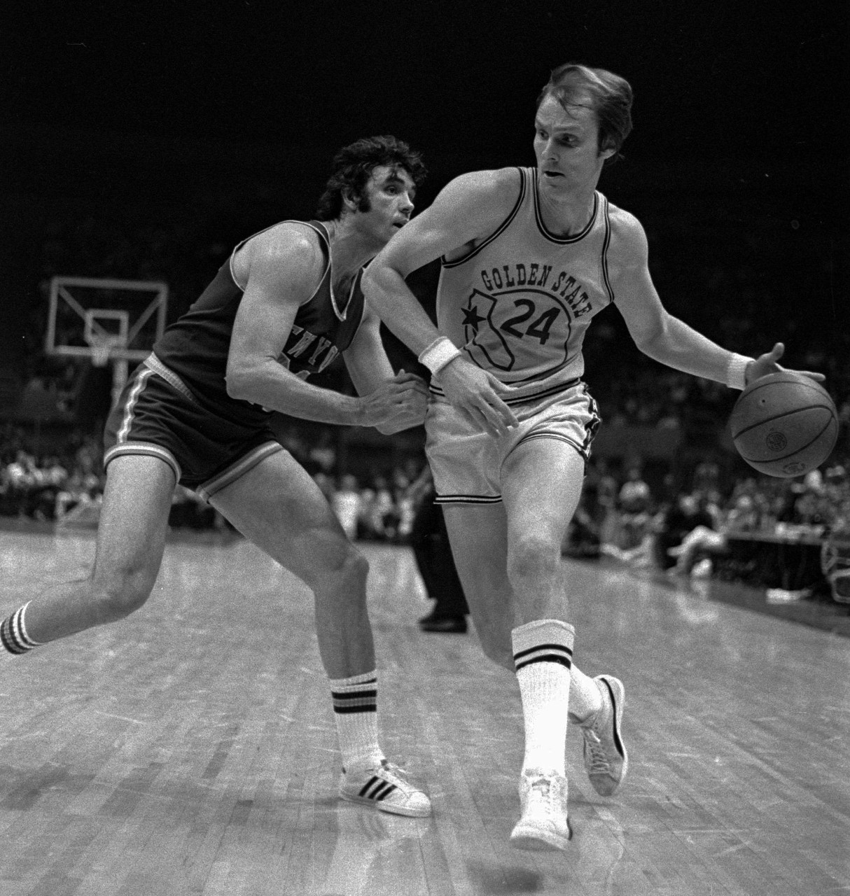 FMVP与第2得分手差值TOP10:00鲨鱼第1 乔丹霸占4席 09科22库在列 FMVP与第2得分手差值TOP10:00鲨鱼第1 乔丹霸占4席 09科22库在列